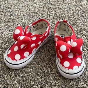 Vans x Disney size 8 children’s shoes. Minnie Mouse
